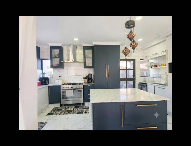 4 BEDROOM TOWNHOUSE FOR SALE IN IZINGA ESTATE